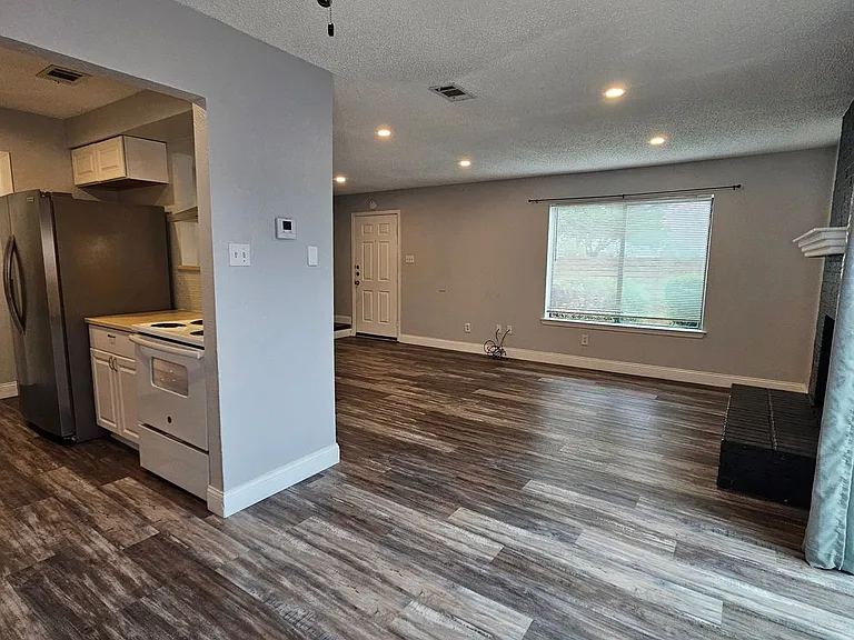 3931 N Garland Ave #4 — Photo 7