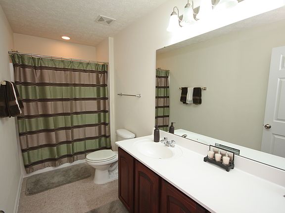 Hall full bath