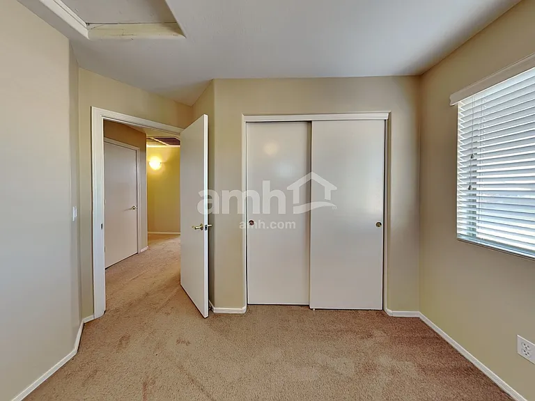 15995 W Monroe St — Photo 18