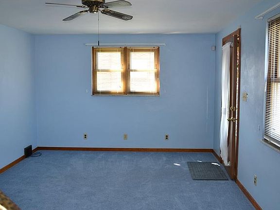 2nd image of 410 Kathy Lynn Dr