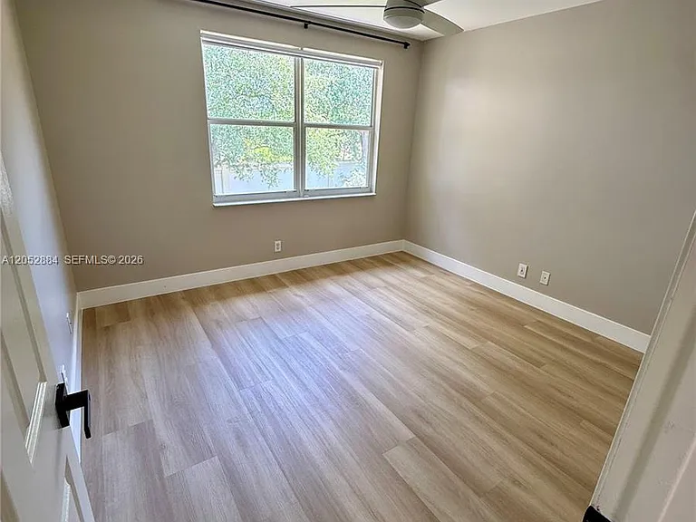 9411 NW 55th St — Photo 27