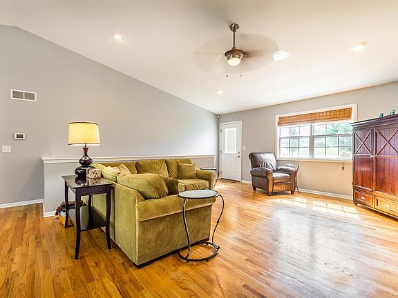 4th image of 3704 Stone Pine Cir