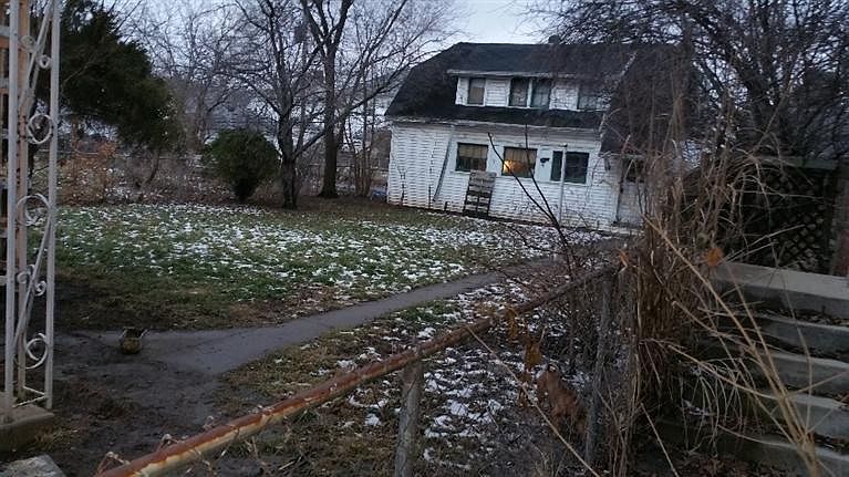 2nd image of 26 Pointview Ave
