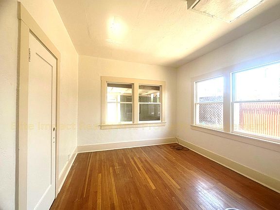 3rd image of 409 N Park Ave Unit A