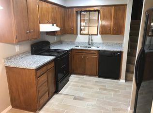 932 NW 22nd St, Moore, OK 73160