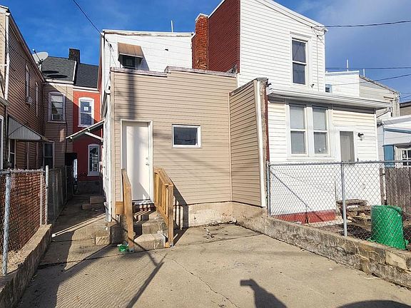 3rd image of 120 W Buttonwood St