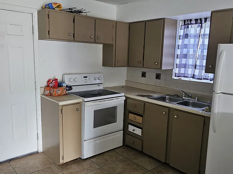 1849 7th St SW #24 — Photo 8