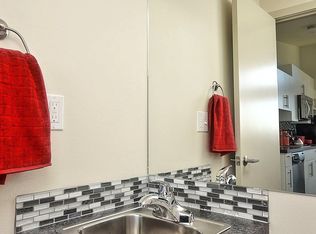 1123 N 92nd St APT 5, Seattle, WA 98103
