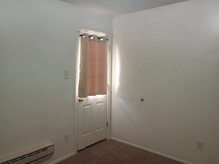 1601 Sunshine Terrace Ave SE #D — Photo 7
