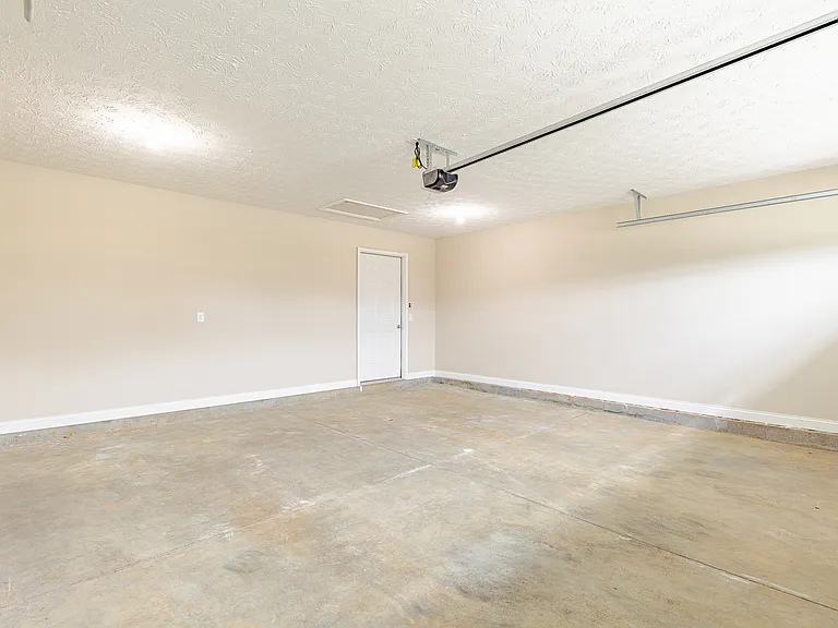 305 Breckinridge Cir — Photo 10