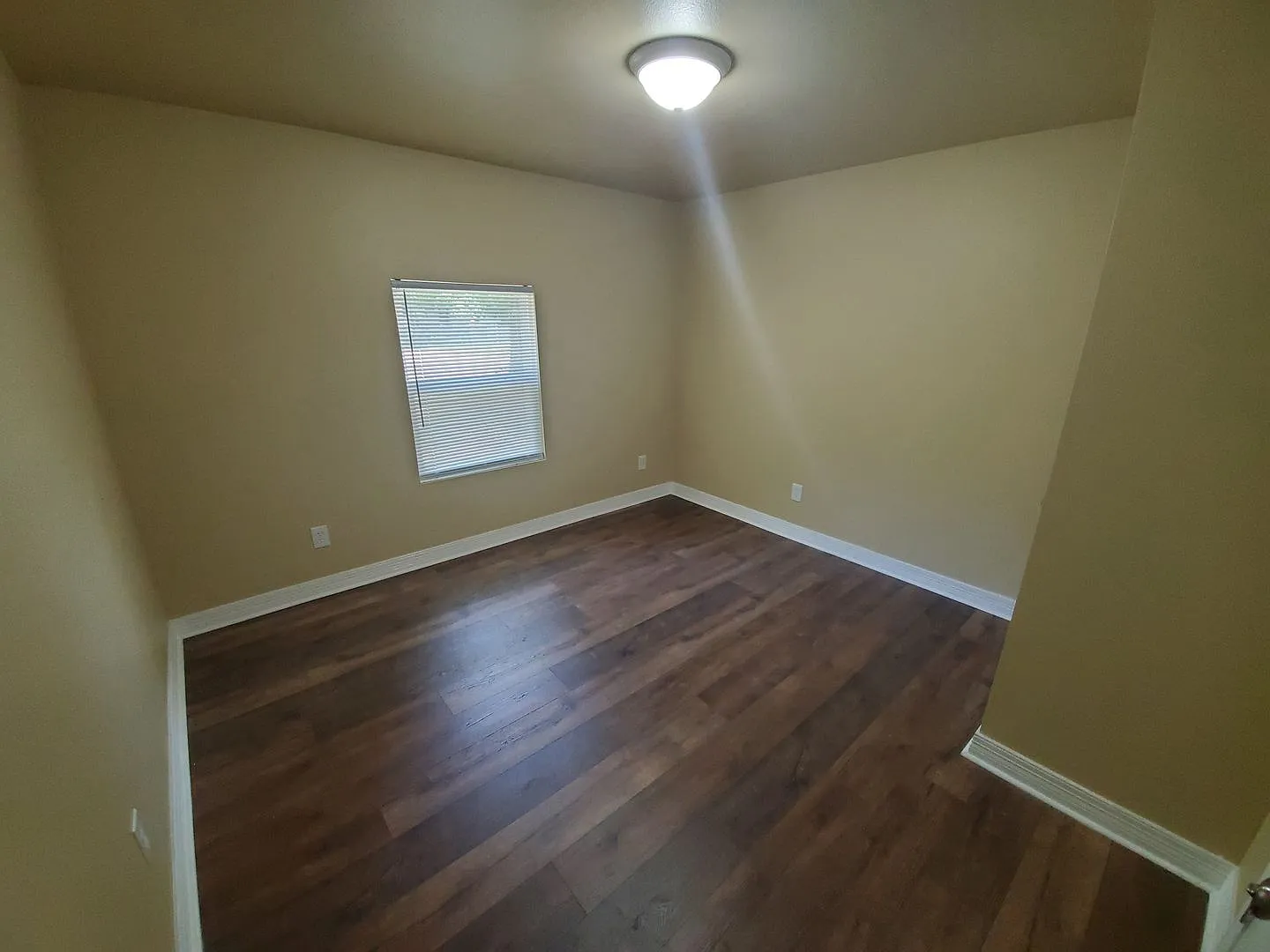 4247Rightway — Photo 3