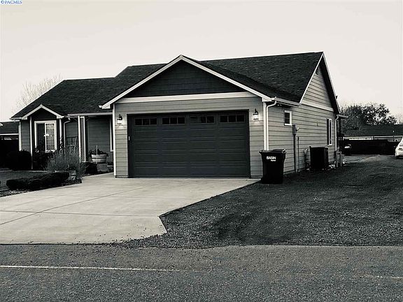 3rd image of 1320 N Road 42