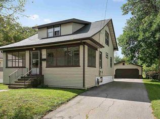 1270 Stuart St, Green Bay, WI 54301