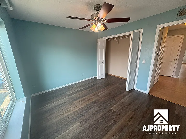 7107 W 56th St #22 — Photo 14