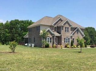 5500 Autumn Harvest Dr, Kernersville, NC 27284