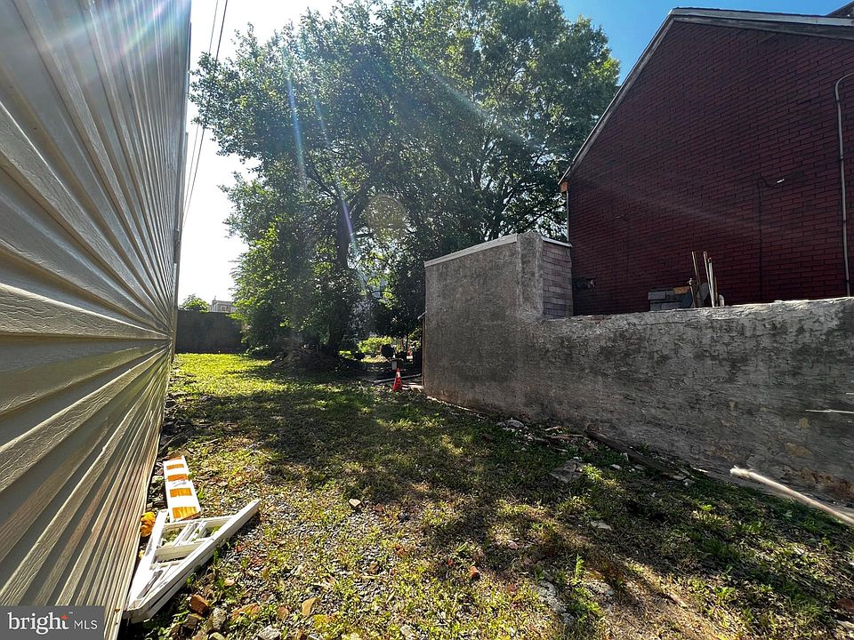 2nd image of 1214 E Susquehanna Ave