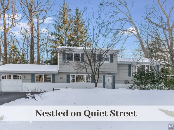 40 Chicasaw Dr, Oakland, NJ 07436