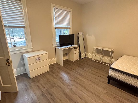 5th image of 1133 Pine St #0