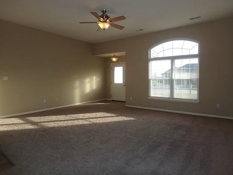 407 Golden Eagle Dr — Photo 4