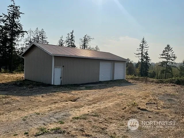 4918 Wildlife Acres Lane photo 1