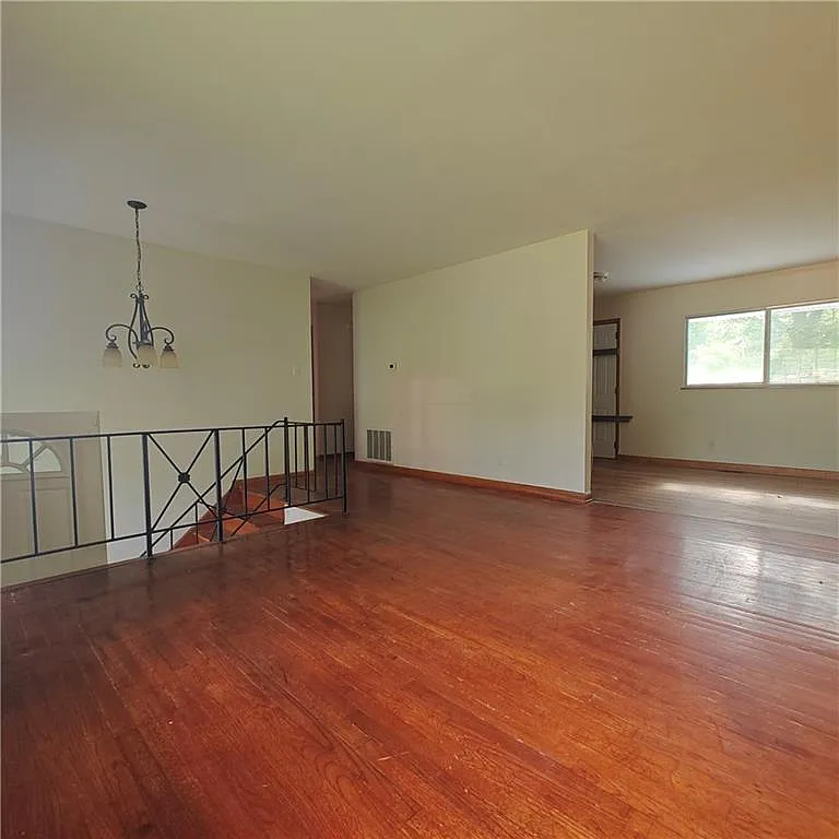 5 bed, 3.0 bath, 1850 sqft, $1,475 — Photo 4