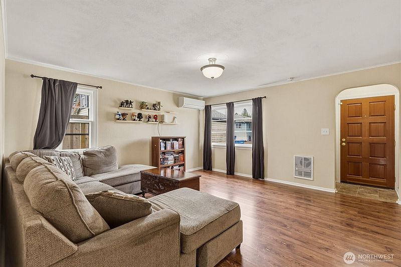 5th image of 1002 N 10th Avenue