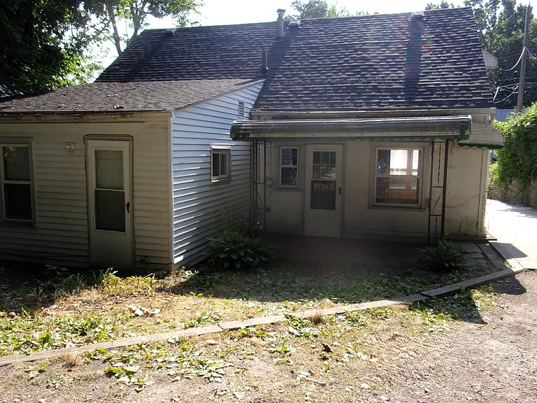 2356 Bailey — Photo 3
