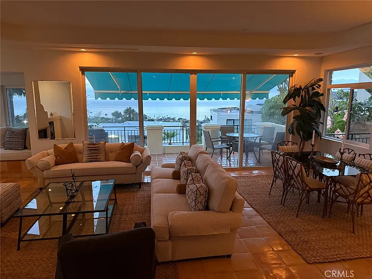 1050 Skyline Dr — Photo 31