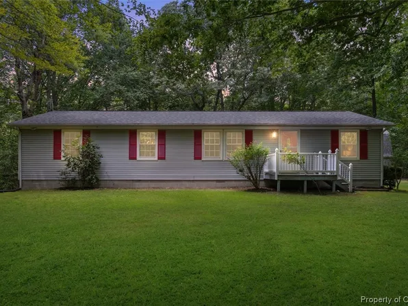 8960 Norseman Ln, Gloucester, VA 23061