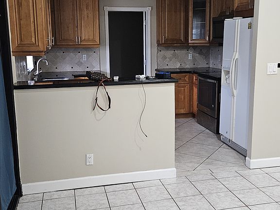 4th image of 5686 Shillington Way