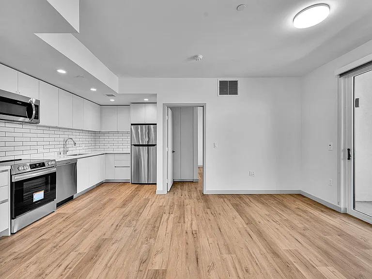 1240 Magnolia Ave #201 — Photo 7