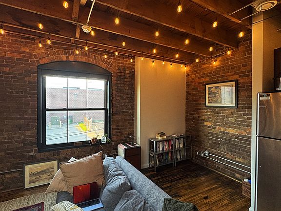 4th image of 11 E 6th Ave Unit 206