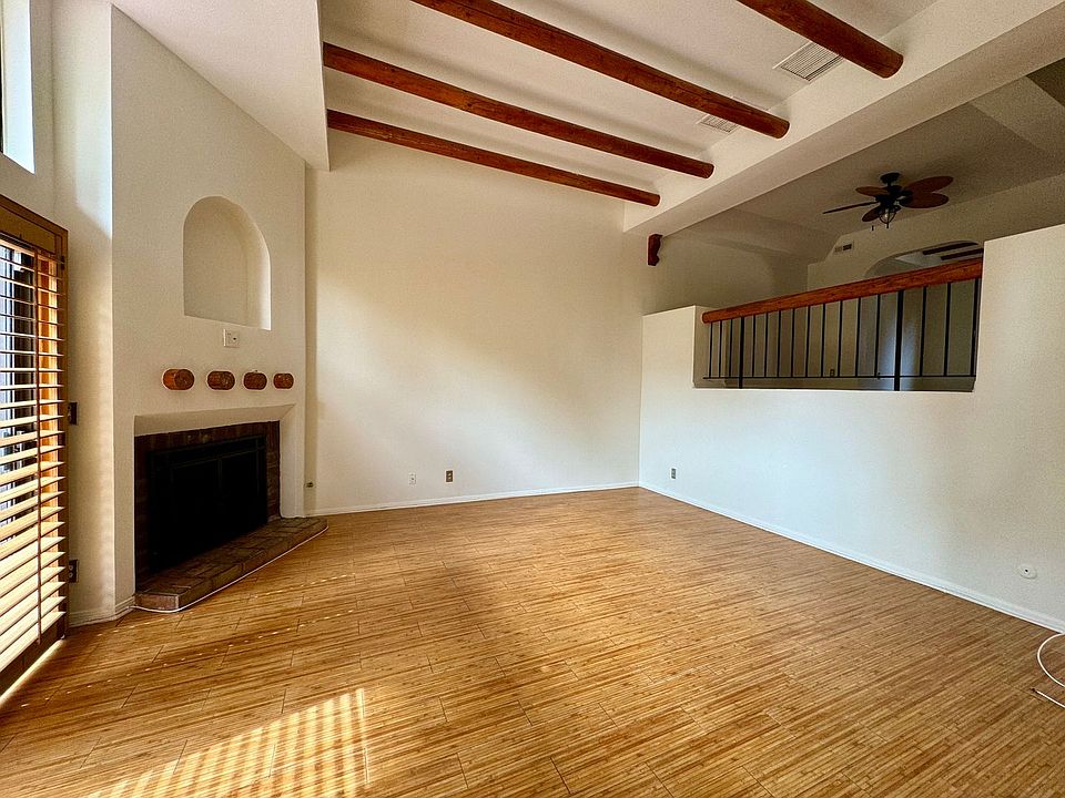 1st image of 5720 Owensmouth Ave Unit 181