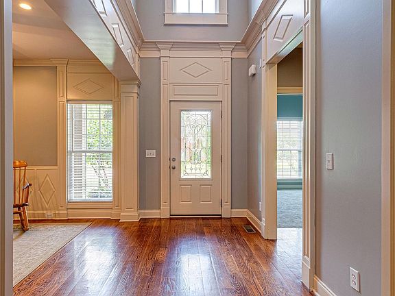 5th image of 2027 Woodcliff Dr