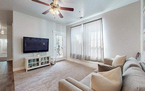 4th image of 47 W Silver Springs Dr Unit 1406