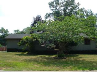 9125 Mandon St, White Lake, MI 48386