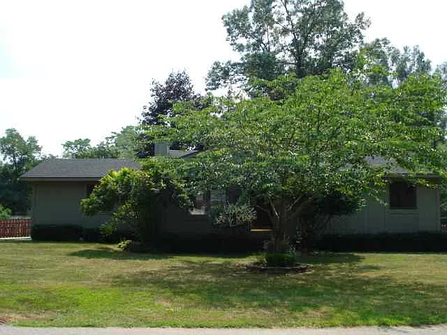 9125 Mandon St photo 1