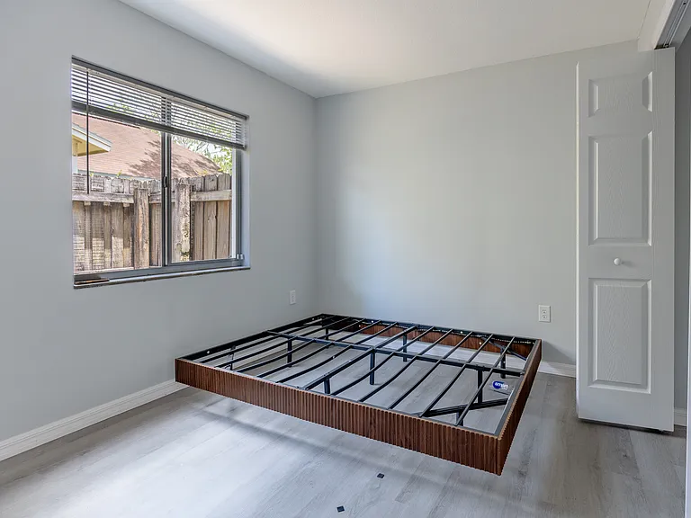 1306 Bramblewood Dr — Photo 14