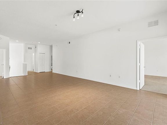 4th image of 9270 Belleza WAY #206