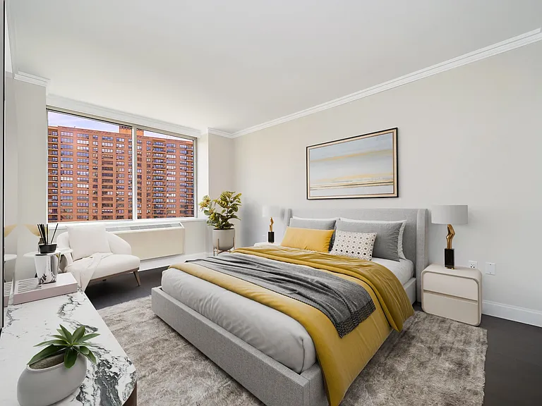 160 Riverside Blvd #18F — Photo 10