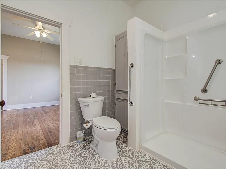 901 Boundary St — Photo 21