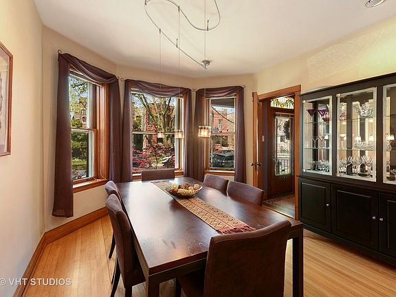 4th image of 3621 N Oakley Ave #1