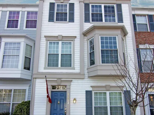 43253 Chokeberry Sq, Ashburn, VA 20147