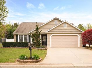 233 Konnoak Village Cir, Winston Salem, NC 27127