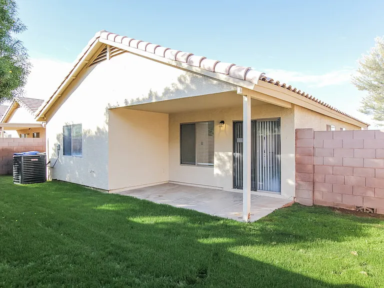 10559 W Amelia Ave — Photo 16