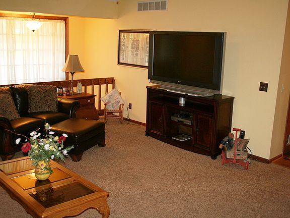 3rd image of 4305 Rainbow Ct