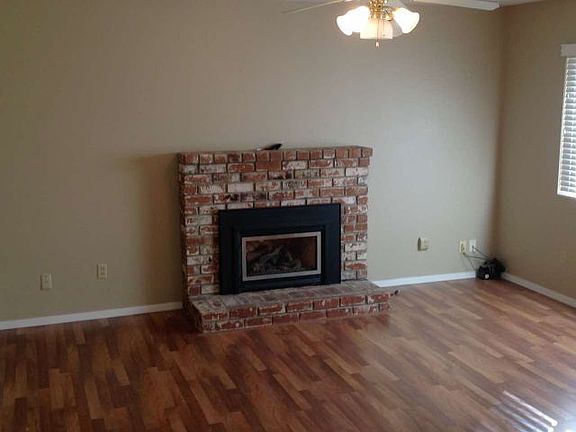 2nd image of 2120 Edmart St