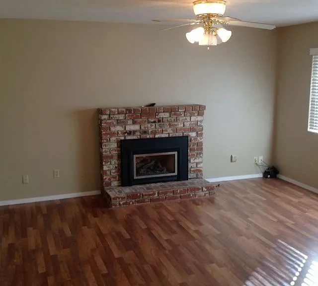 2120 Edmart St — Photo 2