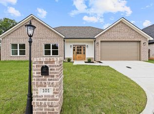 101 Champions Dr, Hallsville, TX 75650