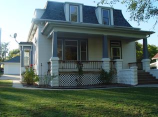 115 N Douglas St, Wilber, NE 68465